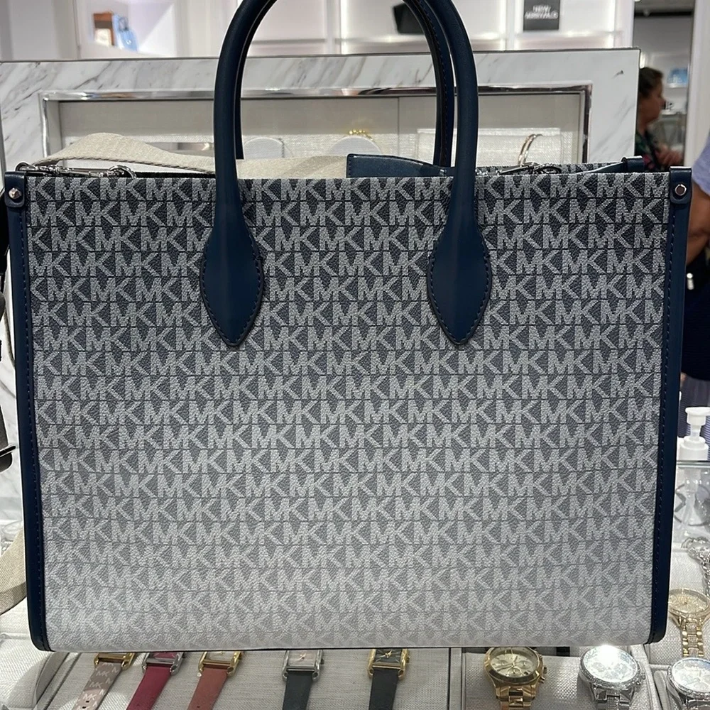 MICHAEL KORS Mirella Medium Ombré Logo EW Tote Shoulder Bag
Navy 
NWT - Picture 15 of 16